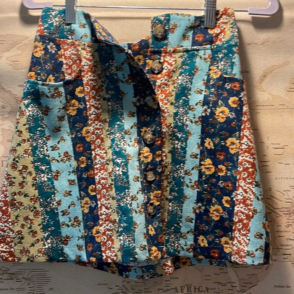 Amy Byer skirt